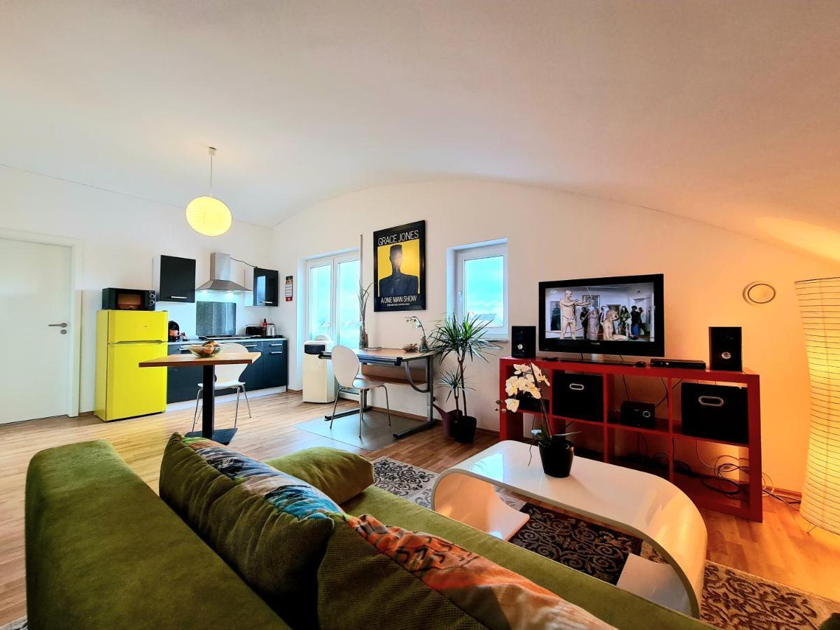 Moderne Ferien- & Business-Penthouse-Wohnung -Grace Jones- Nahe Frankfurt Kahl am Main ภายนอก รูปภาพ